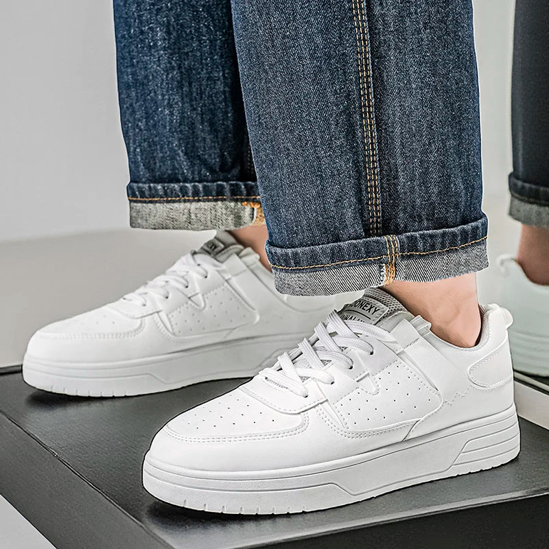 Chaussures de sport tendance - chaussures de skate. Chaussures basses à lacets, style scolaire et streetwear, idéales pour la vie quotidienne en extérieur