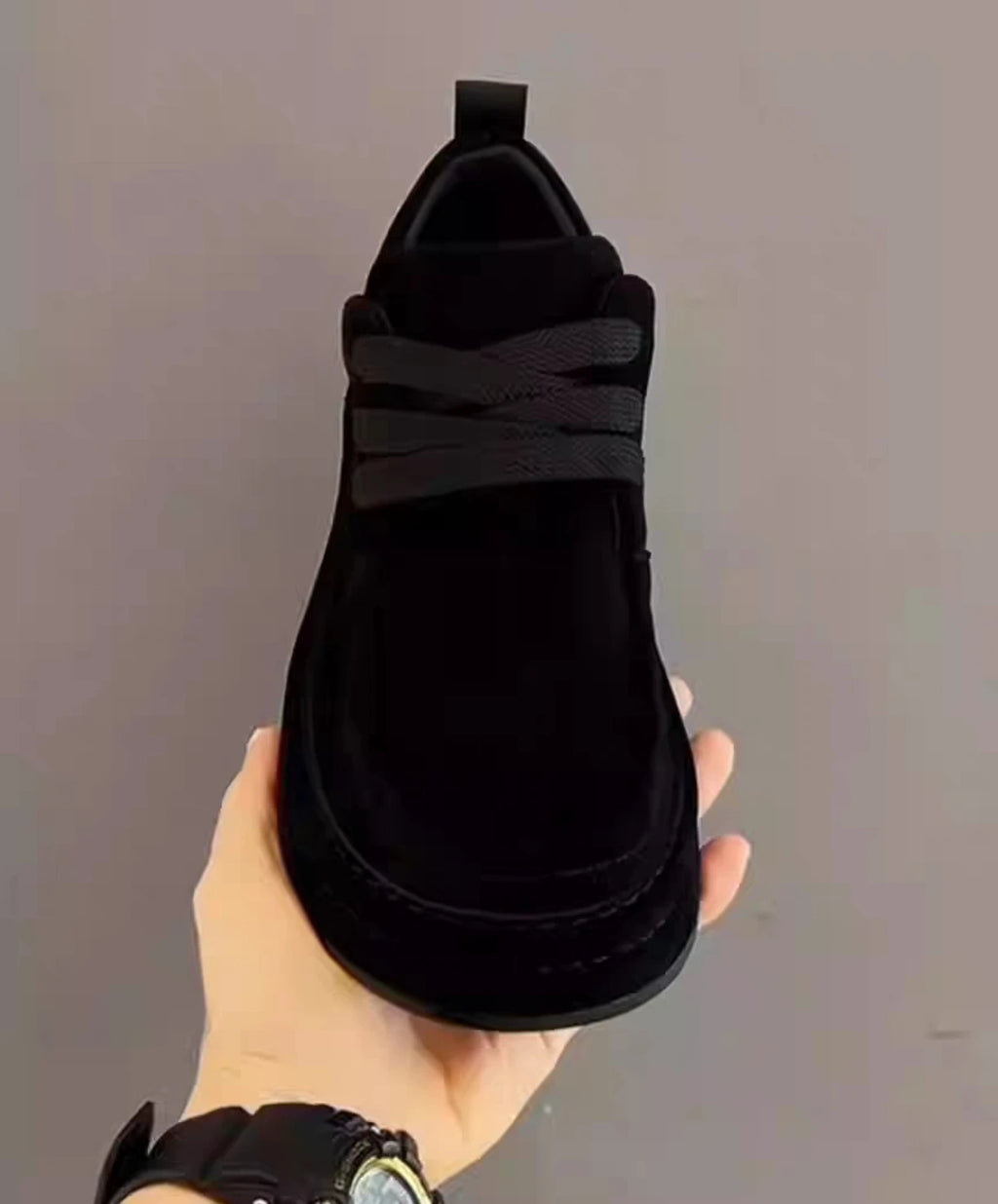 Les chaussures pour hommes sont à la mode chaussures décontractées marron en matériau en daim durable chaussures de marche confortables adaptées à un usage quotidien