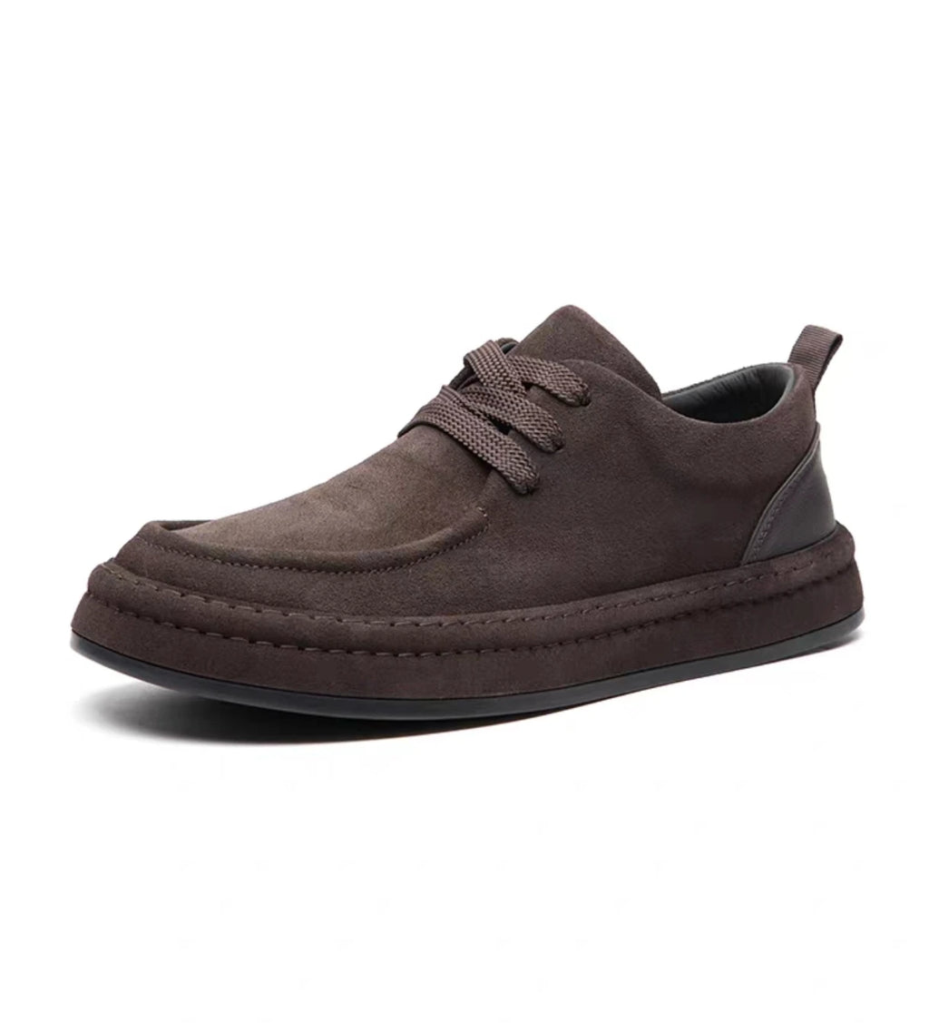 Les chaussures pour hommes sont à la mode chaussures décontractées marron en matériau en daim durable chaussures de marche confortables adaptées à un usage quotidien