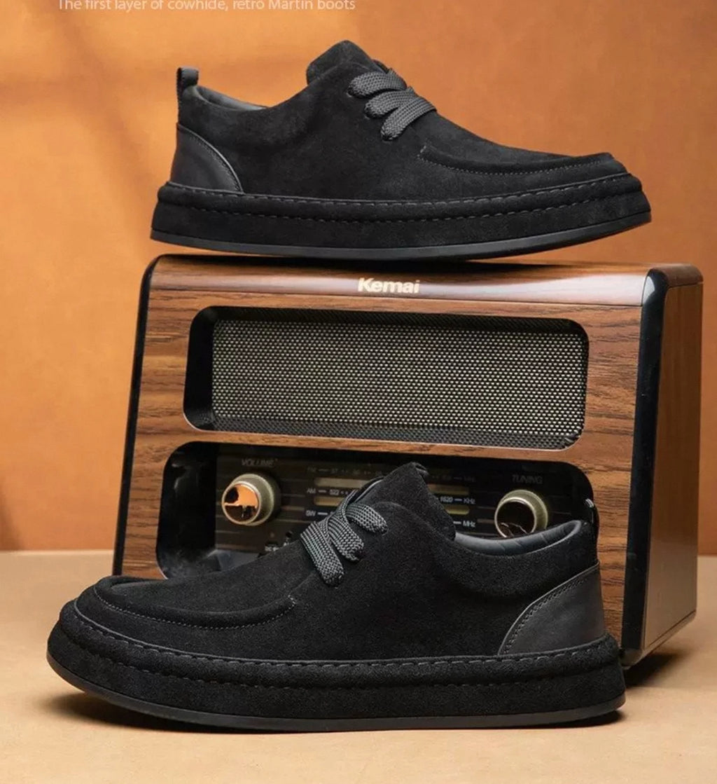 Les chaussures pour hommes sont à la mode chaussures décontractées marron en matériau en daim durable chaussures de marche confortables adaptées à un usage quotidien