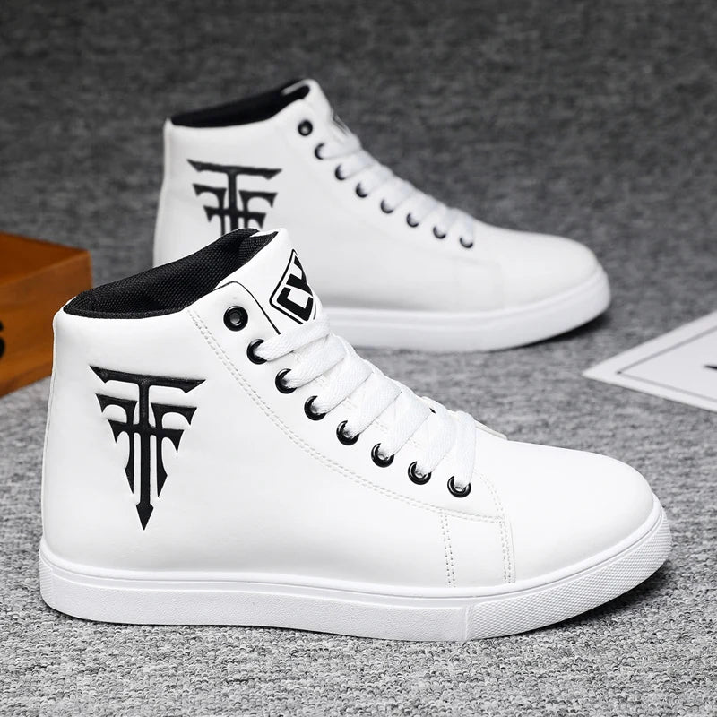 [Chaussures de sport] Une paire de chaussures de skate montantes décontractées pour le sport et les activités de plein air, confortables et adaptées aux voyages et au fitness (Disponibles en L)