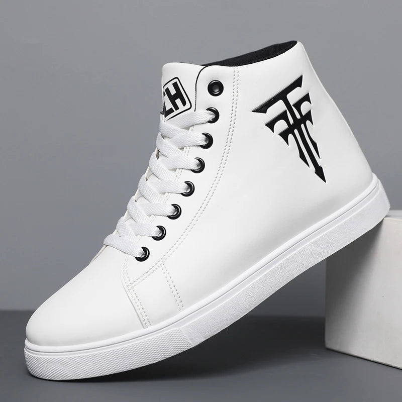 [Chaussures de sport] Une paire de chaussures de skate montantes décontractées pour le sport et les activités de plein air, confortables et adaptées aux voyages et au fitness (Disponibles en L)