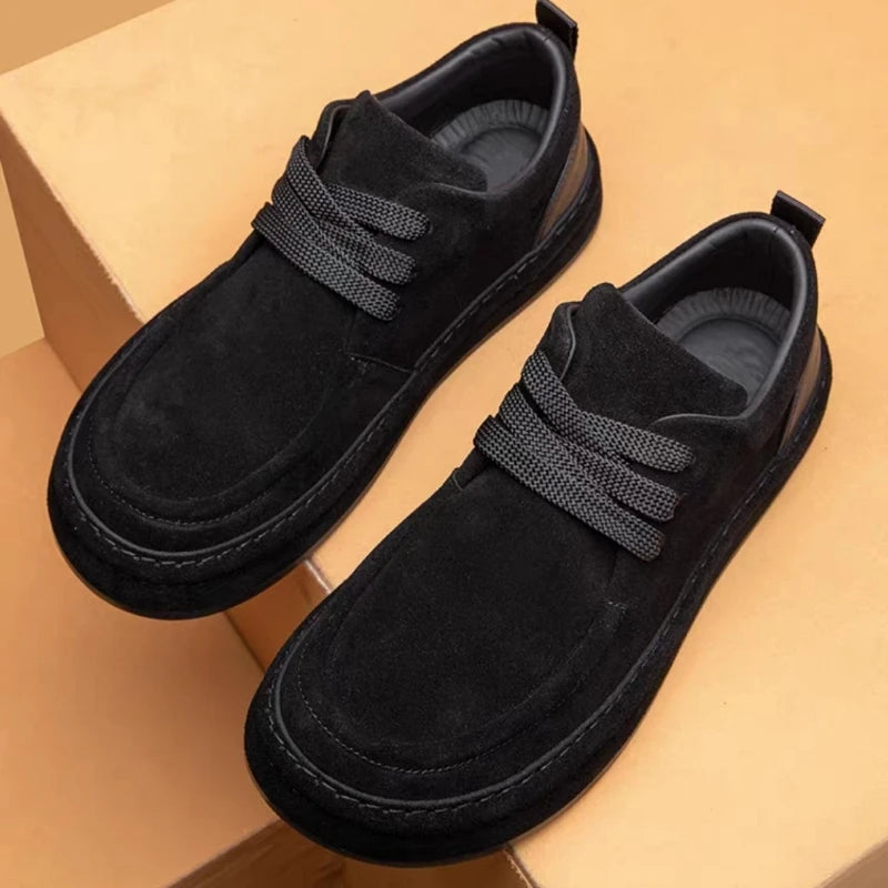 Les chaussures pour hommes sont à la mode chaussures décontractées marron en matériau en daim durable chaussures de marche confortables adaptées à un usage quotidien