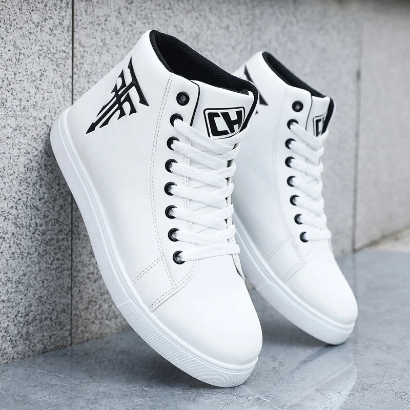 [Chaussures de sport] Une paire de chaussures de skate montantes décontractées pour le sport et les activités de plein air, confortables et adaptées aux voyages et au fitness (Disponibles en L)