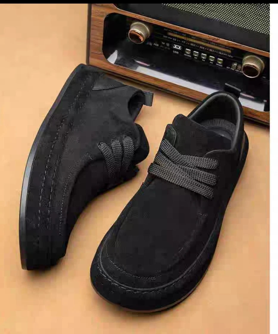 Les chaussures pour hommes sont à la mode chaussures décontractées marron en matériau en daim durable chaussures de marche confortables adaptées à un usage quotidien