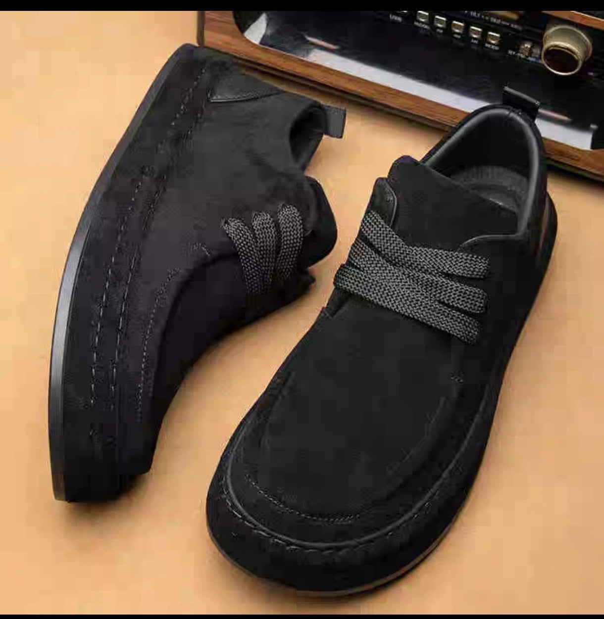 Les chaussures pour hommes sont à la mode chaussures décontractées marron en matériau en daim durable chaussures de marche confortables adaptées à un usage quotidien