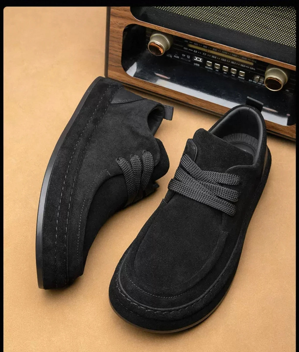 Les chaussures pour hommes sont à la mode chaussures décontractées marron en matériau en daim durable chaussures de marche confortables adaptées à un usage quotidien
